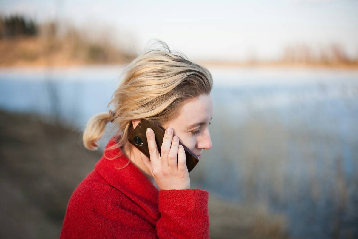 How to Communicate Effectively in Business: A No-BS Guide Powered by Smart Phone Systems
